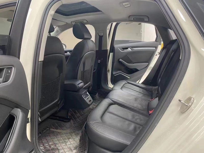 成都14年奥迪A39