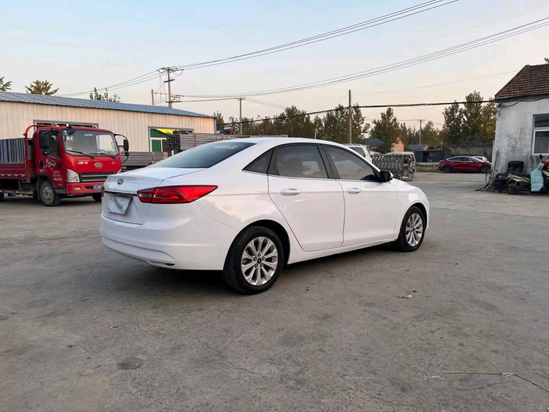 徐州15年福特福睿斯2