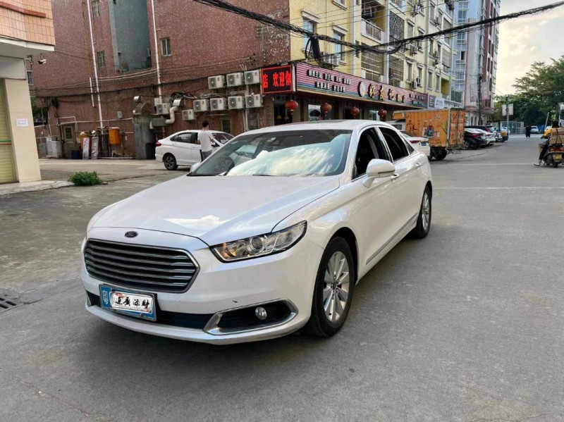 北京17年福特金牛座3