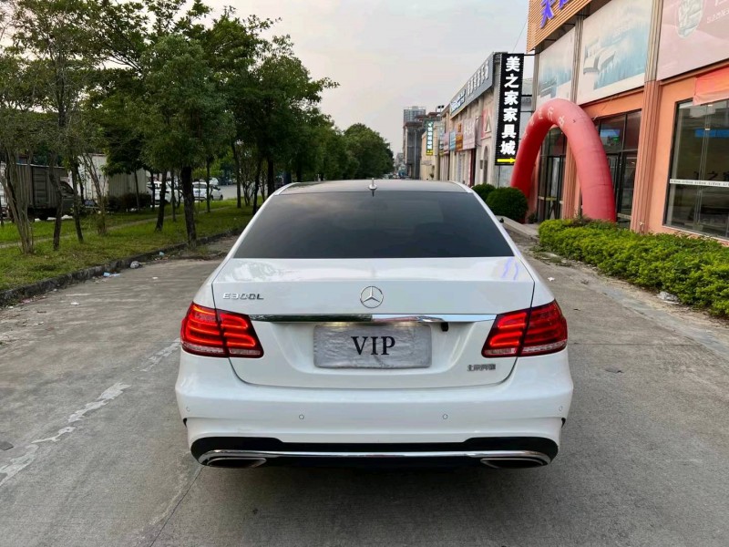 北京14年奔驰E8
