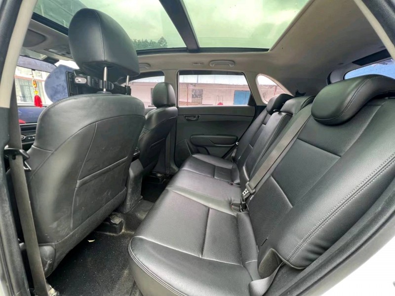 北京16年起亚KX37