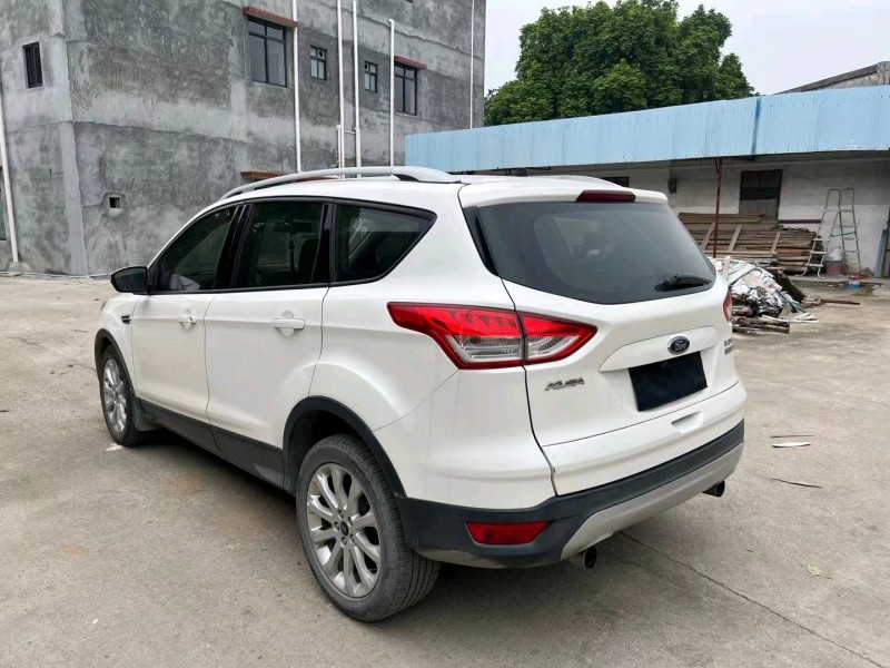 北京15年福特翼虎8