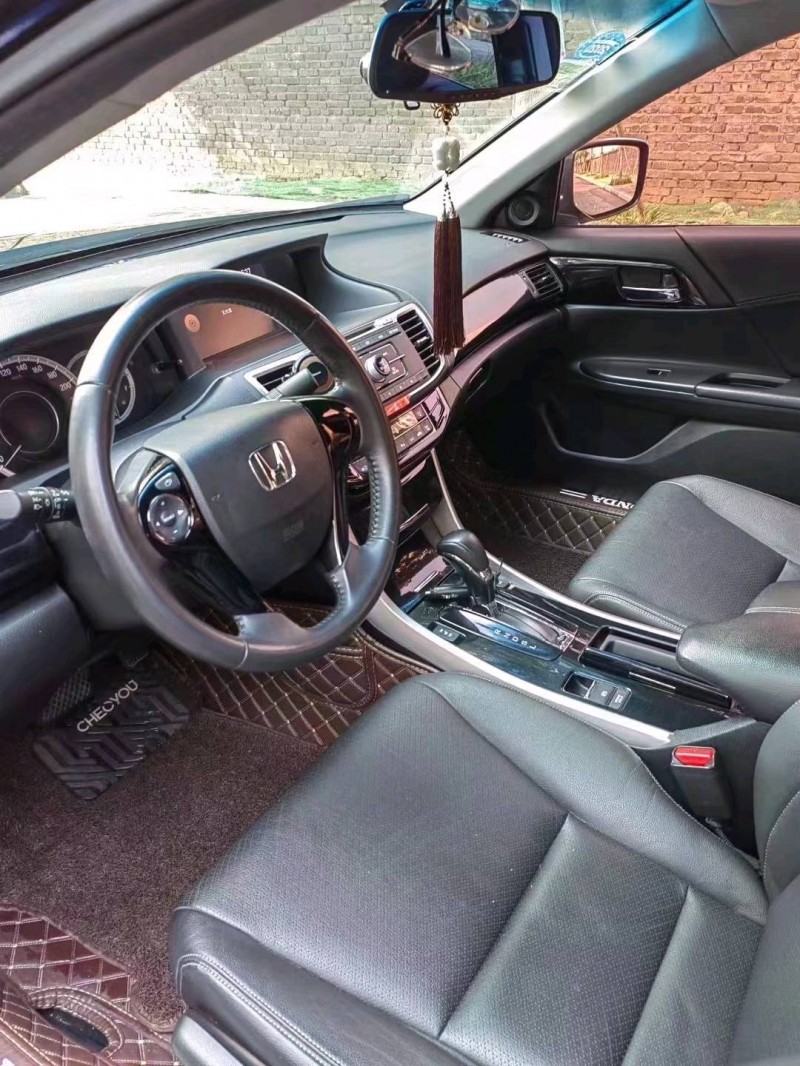 北京17年本田雅阁9