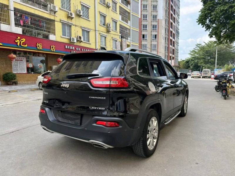 北京18年Jeep自由光9