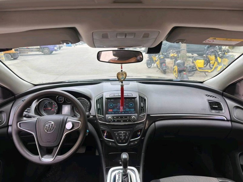 北京16年别克君威8