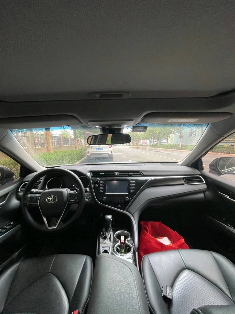 北京18年丰田凯美瑞5