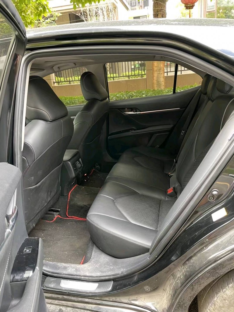 北京18年丰田凯美瑞6