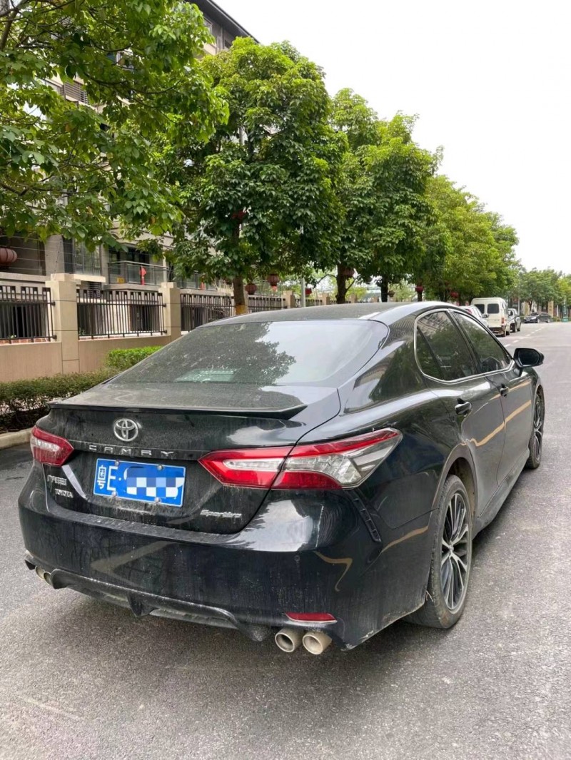 北京18年丰田凯美瑞9