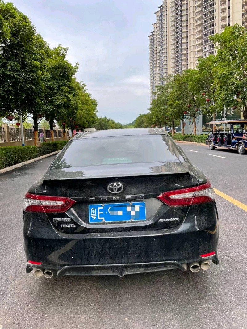 北京18年丰田凯美瑞8