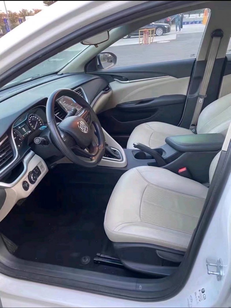 济南16年别克威朗6