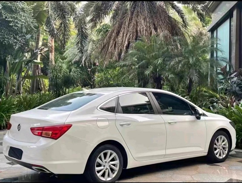 济南16年别克威朗4