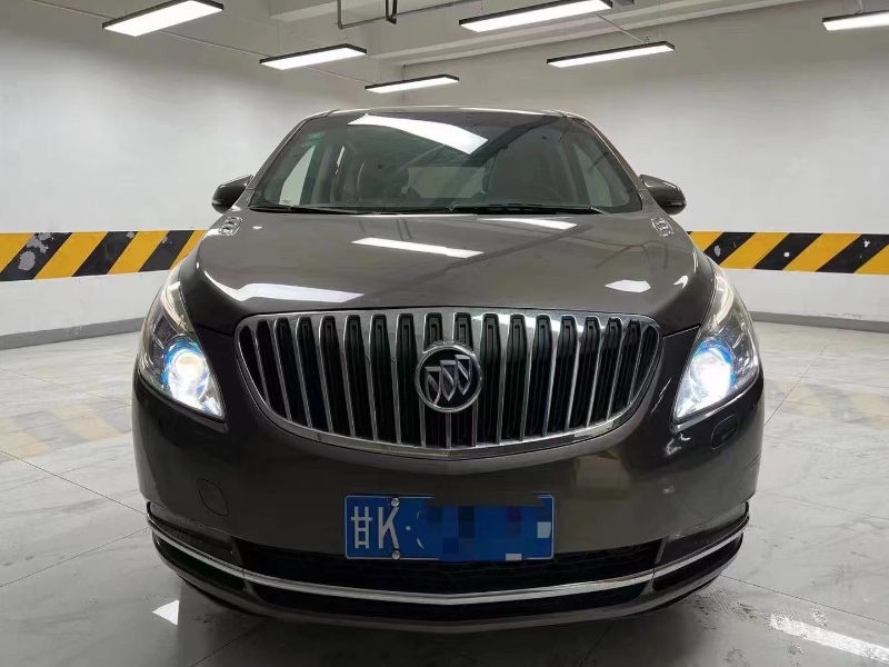 成都11年别克GL81