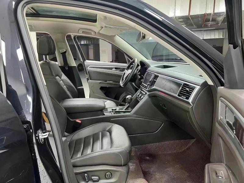 成都18年大众途昂7