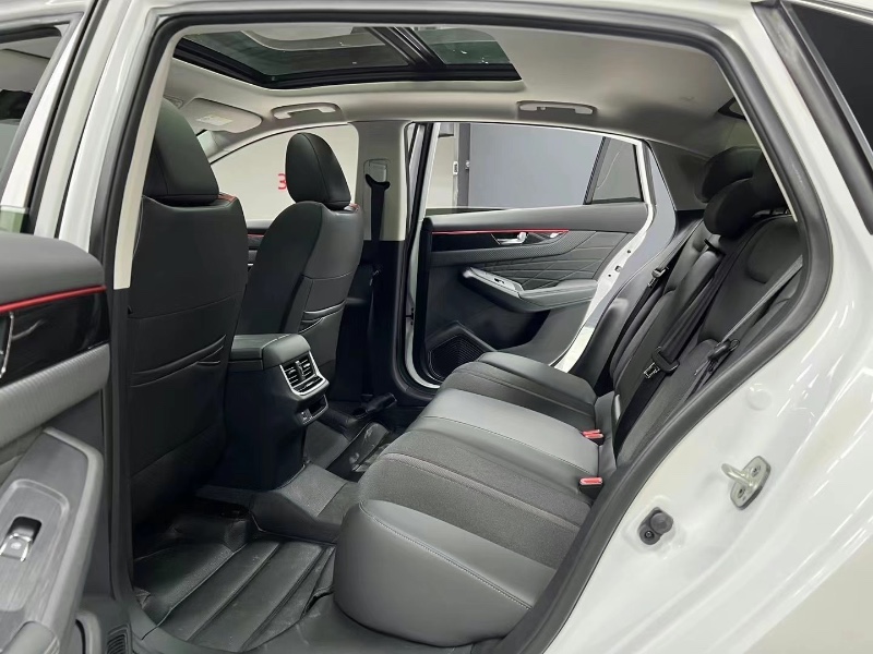 成都22年东风奕炫8