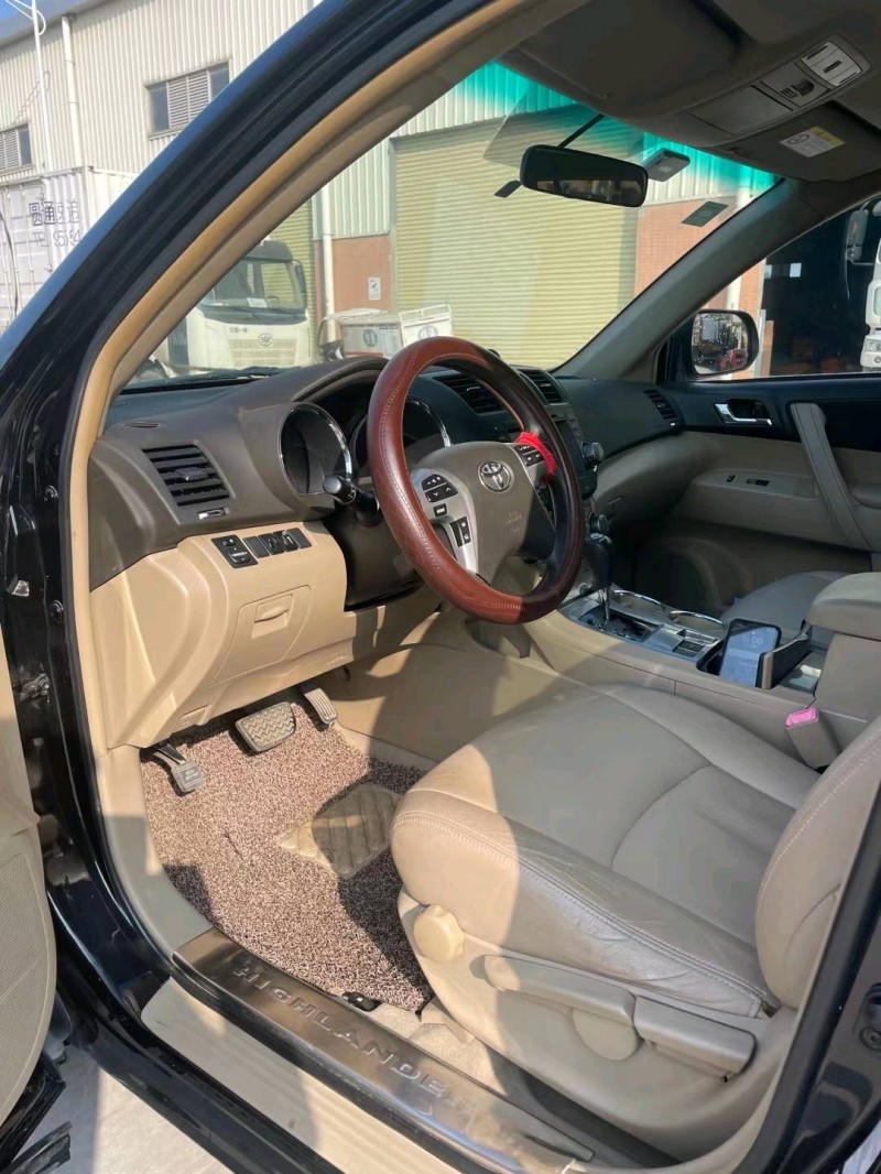东莞14年丰田汉兰达4