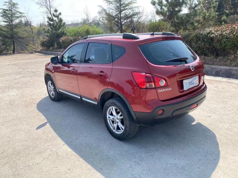 青岛13年日产逍客1