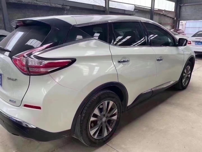 济宁16年日产楼兰7