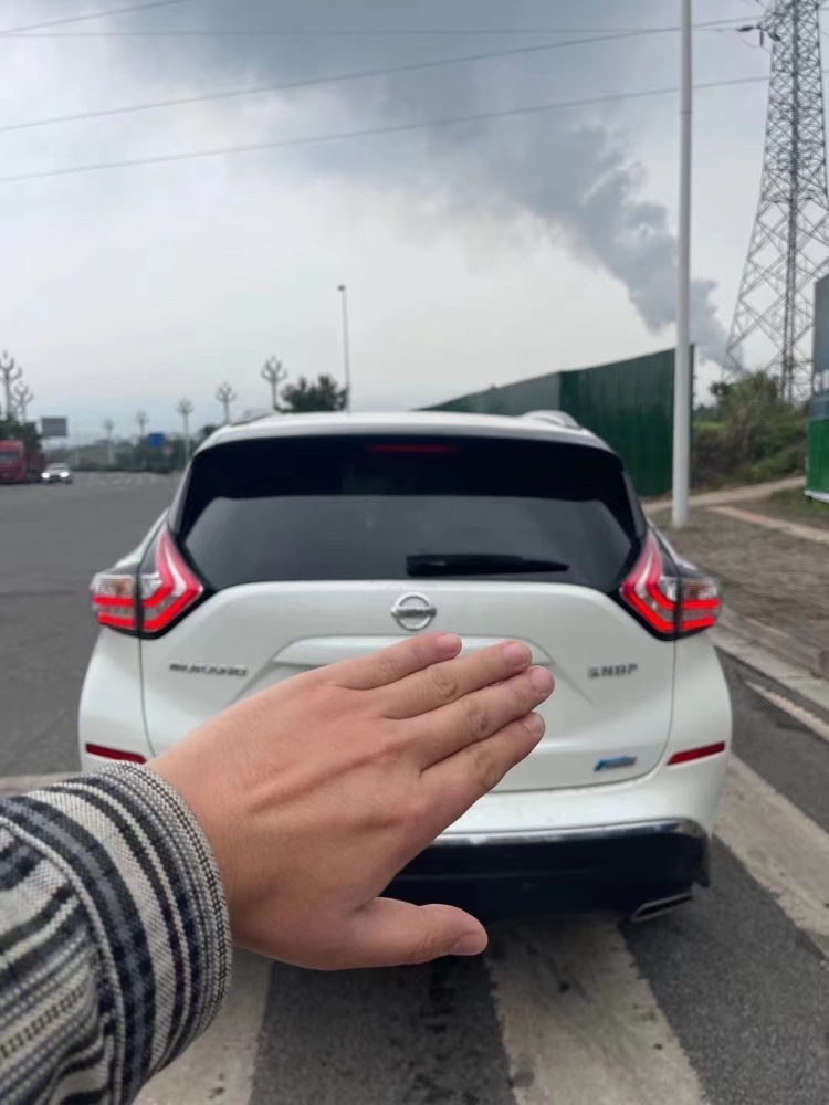 成都19年日产楼兰2