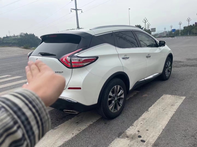 成都19年日产楼兰8