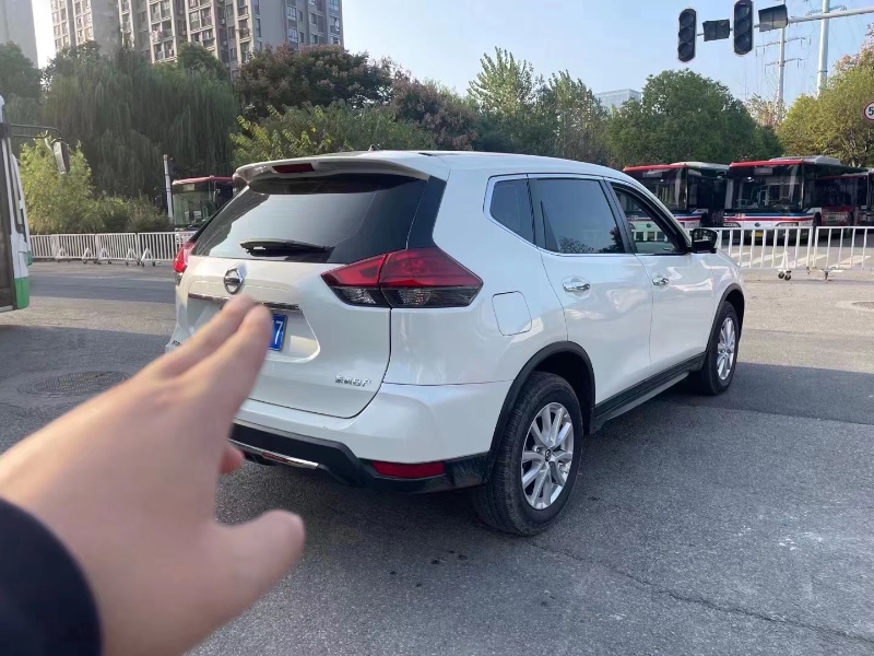 武汉21年日产奇骏2