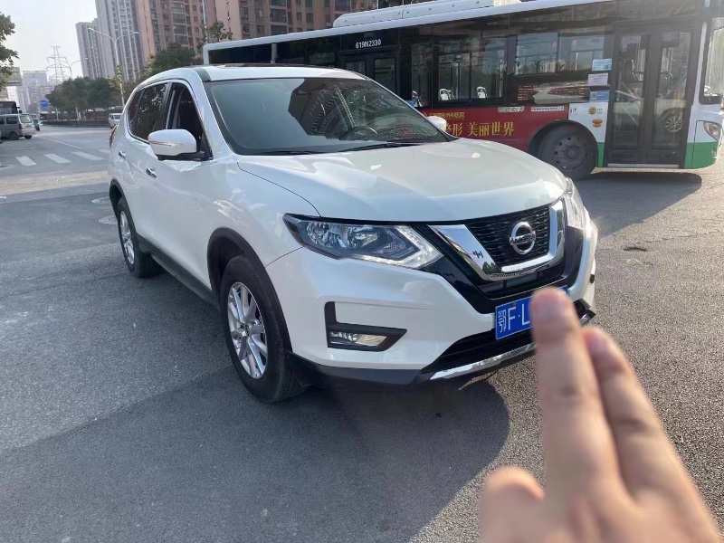 武汉21年日产奇骏6