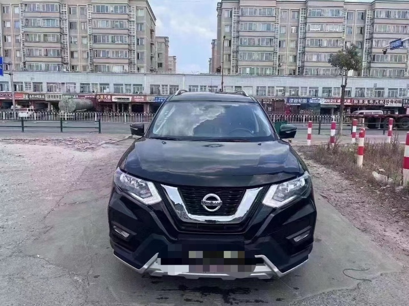 長沙20年日產奇駿1