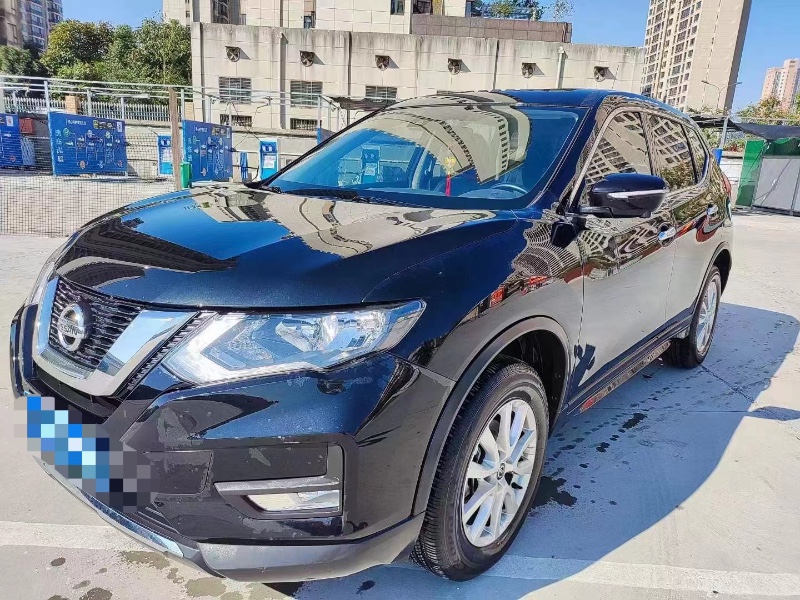 黃石20年日產奇駿4