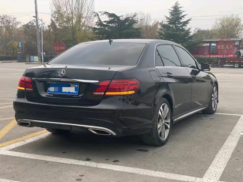 济宁14年奔驰E8
