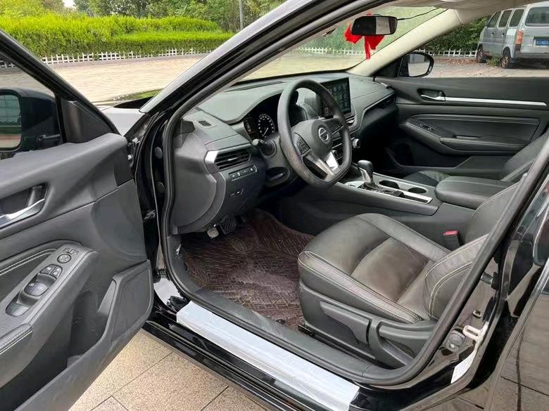 盐城20年日产天籁4