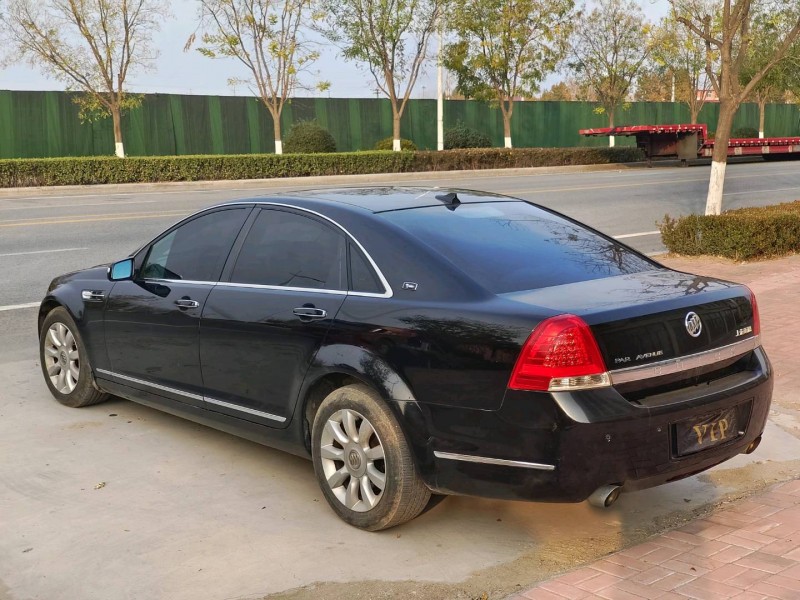 东营13年别克林荫大道7