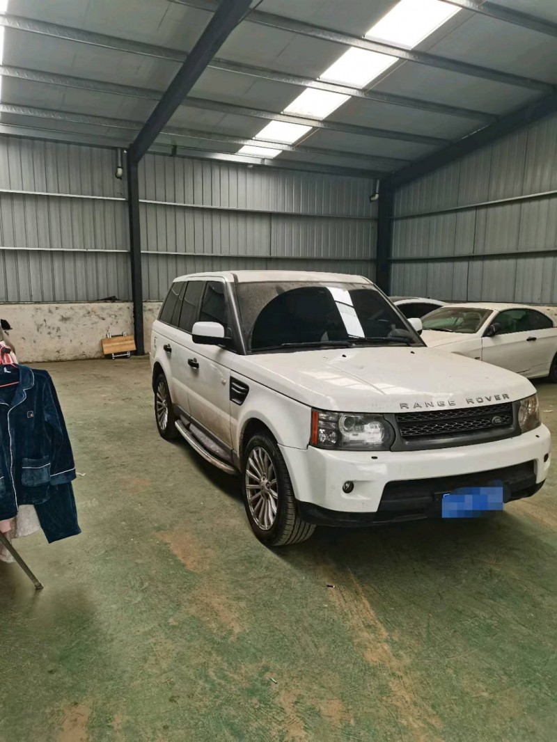 东营11年路虎揽胜运动8