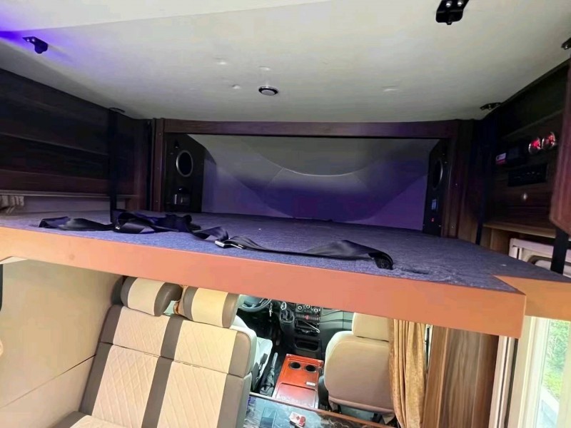 邯郸19年依维柯房车3