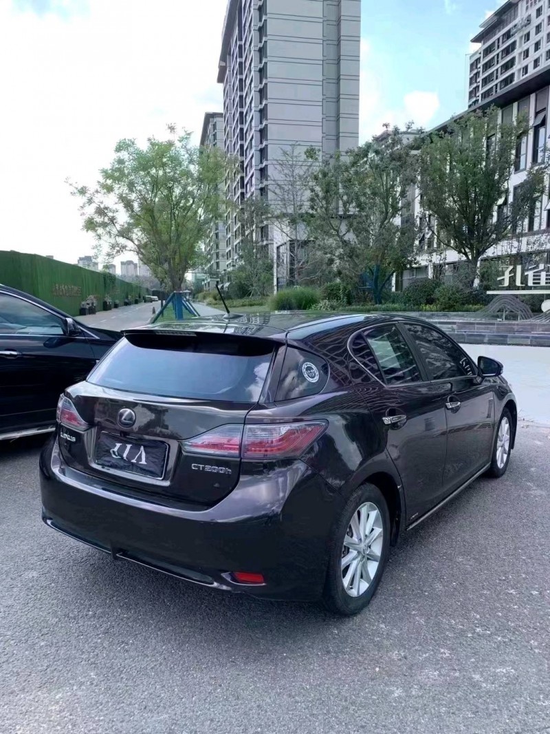 廊坊12年雷克萨斯CT7