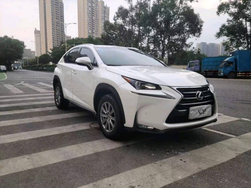 广州16年雷克萨斯NX8