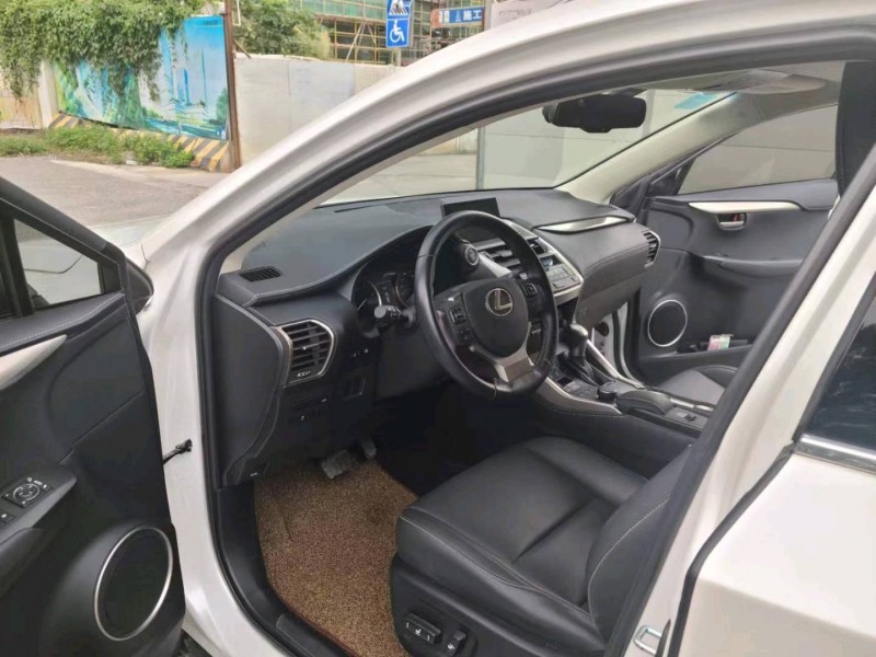 广州16年雷克萨斯NX5