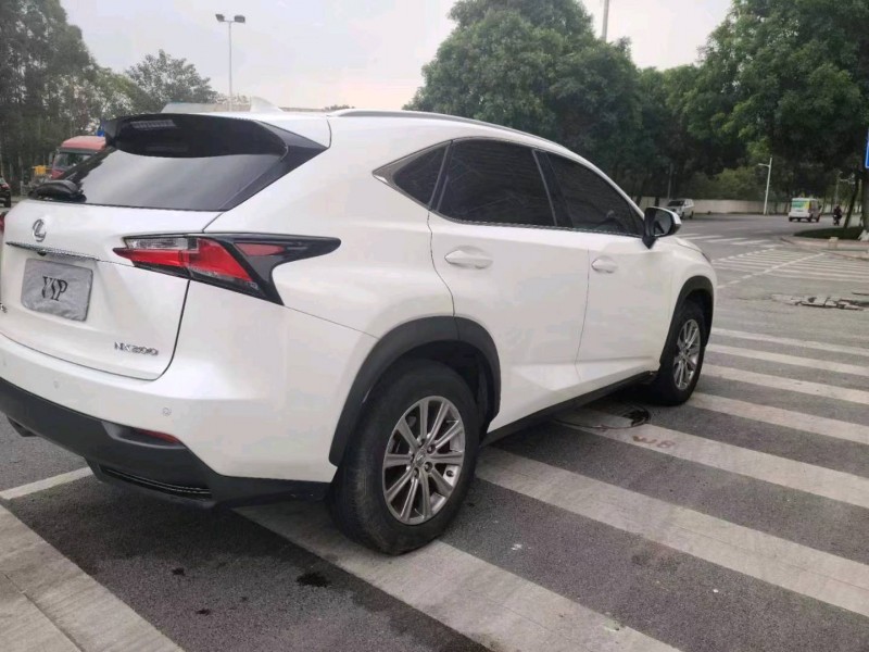 广州16年雷克萨斯NX3