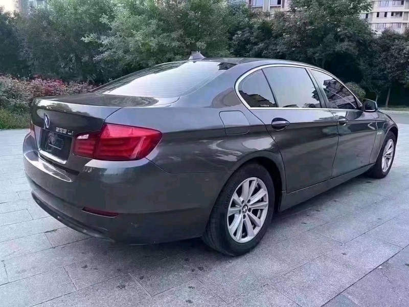 济宁13年宝马5系6