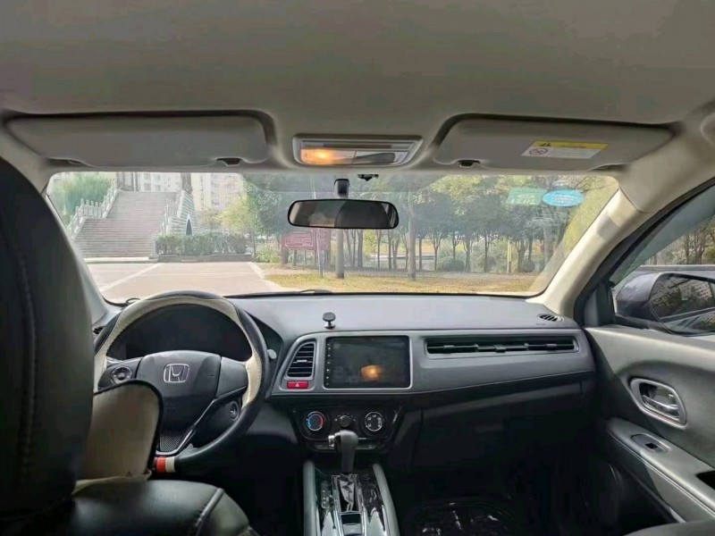 济宁17年本田缤智7