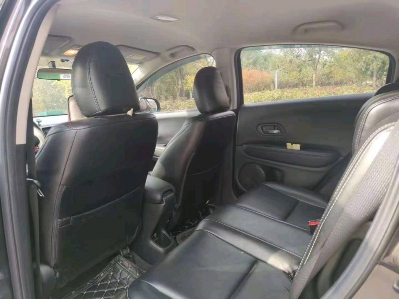 济宁17年本田缤智9