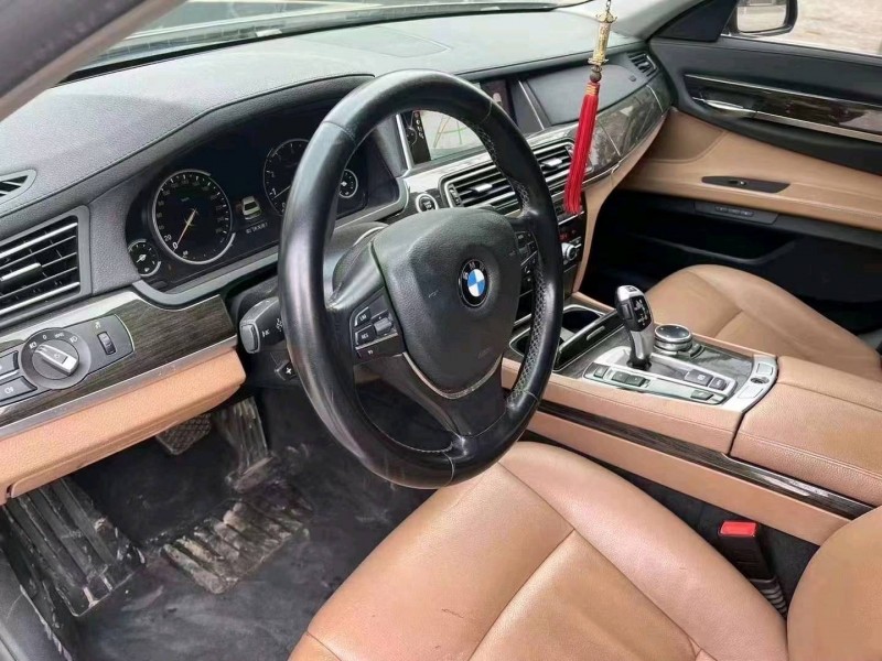 济宁14年宝马7系9