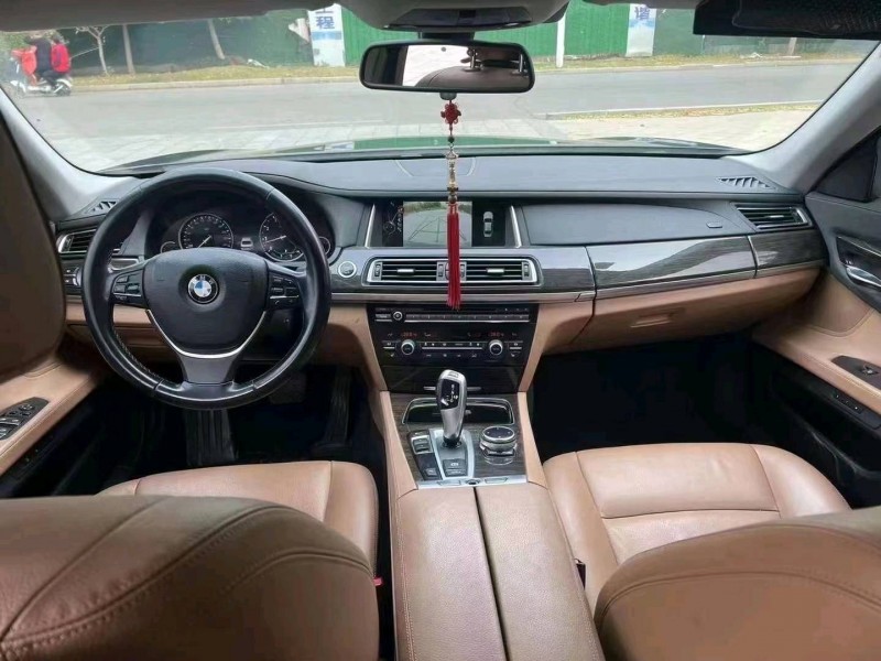 济宁14年宝马7系8