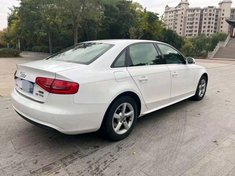 济宁15年奥迪A4L6