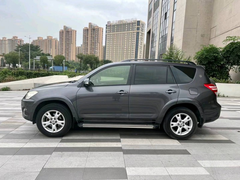 广州12年丰田RAV43