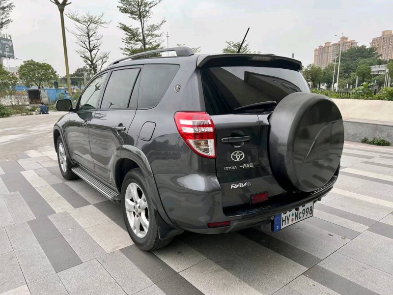 广州12年丰田RAV44