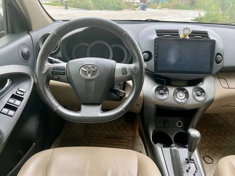 广州12年丰田RAV47