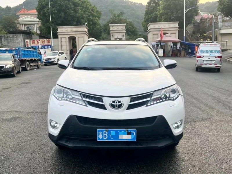 广州13年丰田RAV41
