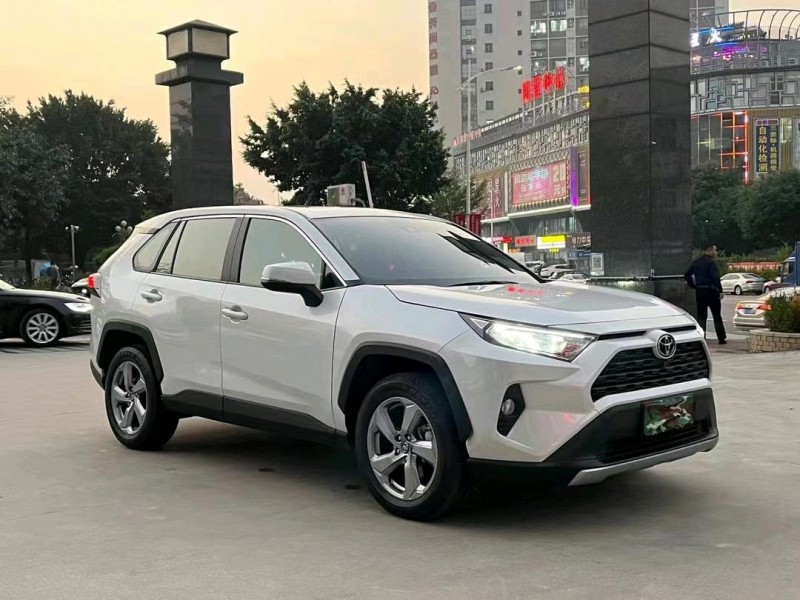 东莞22年丰田RAV43
