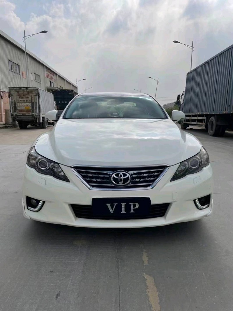 东莞13年丰田锐志1