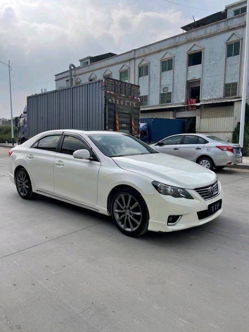 东莞13年丰田锐志2