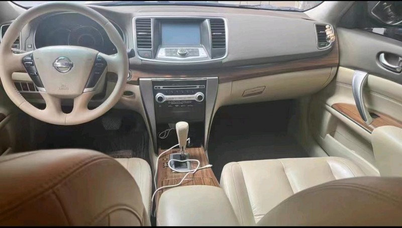 济南11年日产天籁2